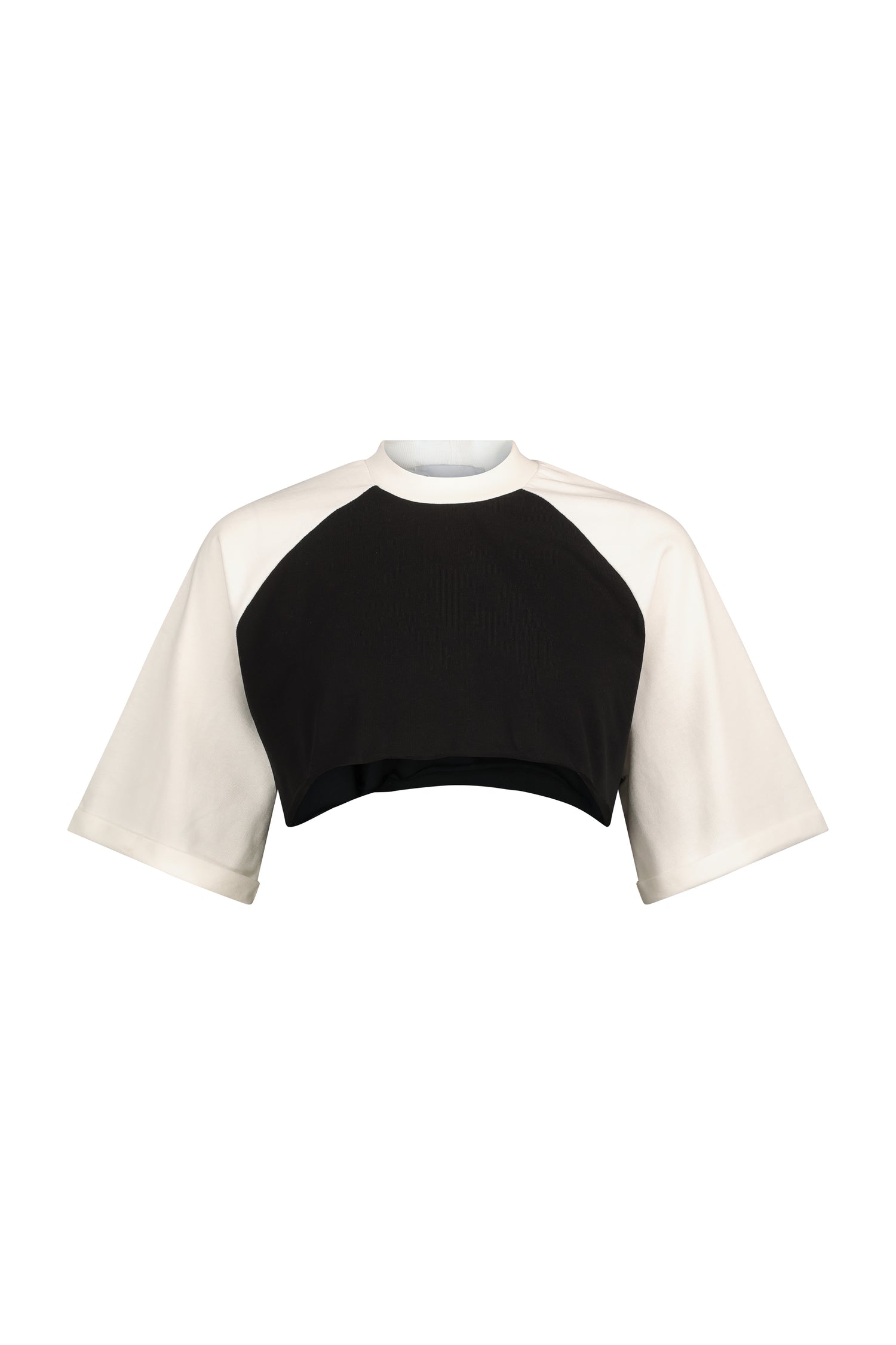 DAPHNIE CROP black&white