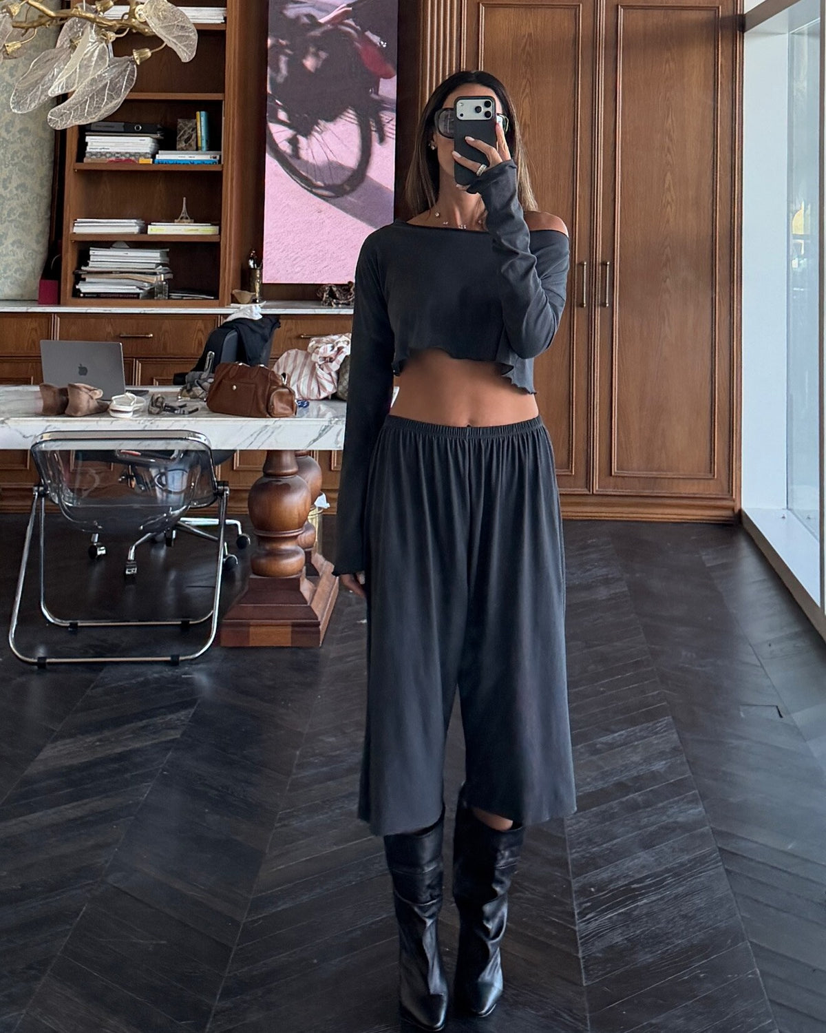 Ericca & Bare Dark Gray